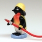 Preview: Pinguin mit Feuerwehrschlauch