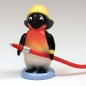 Preview: Pinguin mit Feuerwehrschlauch